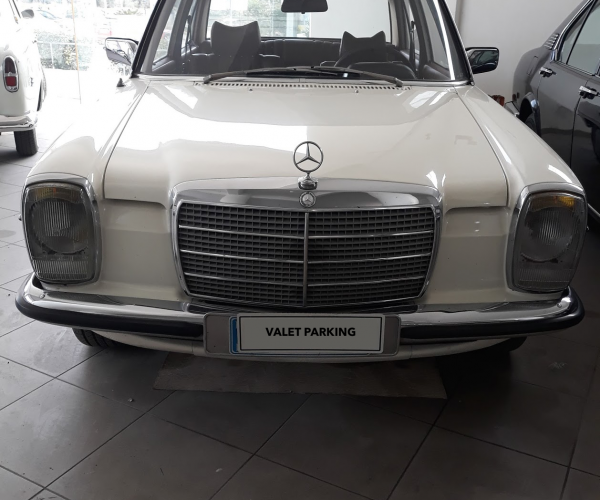 Mercedes W114 1976